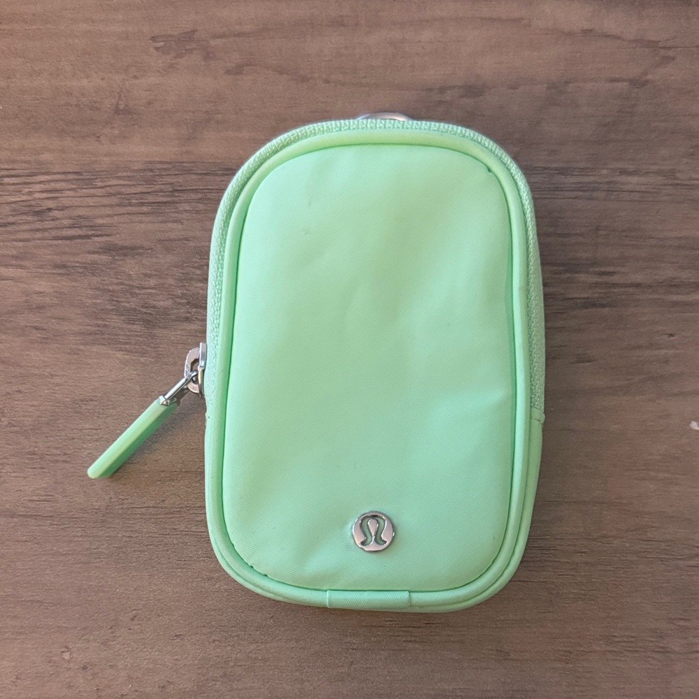 Lululemon Athletica Nano Pouch Key & Card Holder